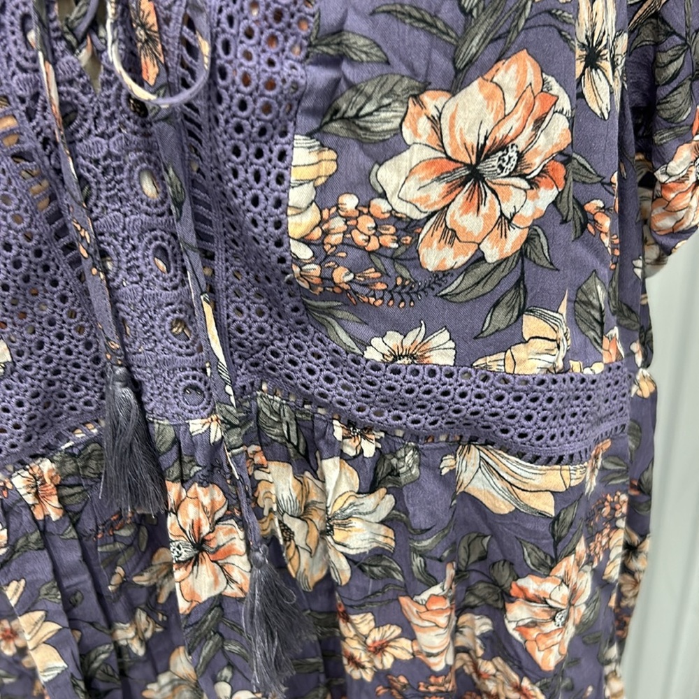 NWT two Torrid short sleeved floral blouses - Picture 11 of 15